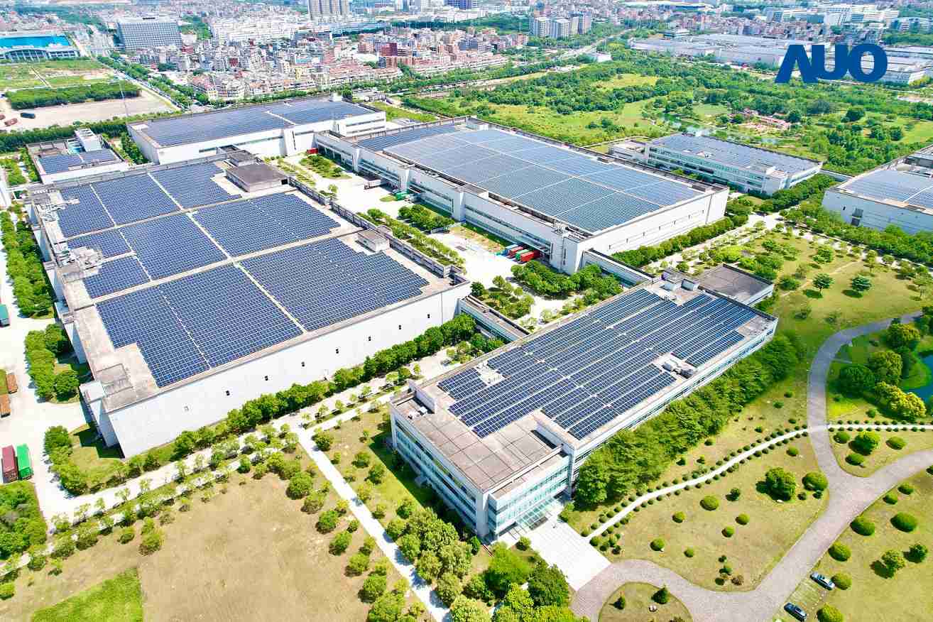 森林舞会厦门推动智能制造同时，，，，透过绿电创能纵深推进绿色转型，，，厂区全屋顶铺设太阳能光伏板，，，每年太阳能发电 2,600多万度